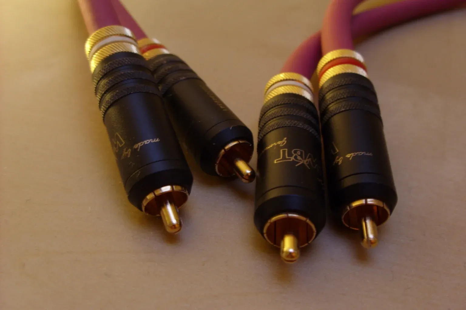 Cinch-Kabel mit vergoldeten High-End-Steckern
